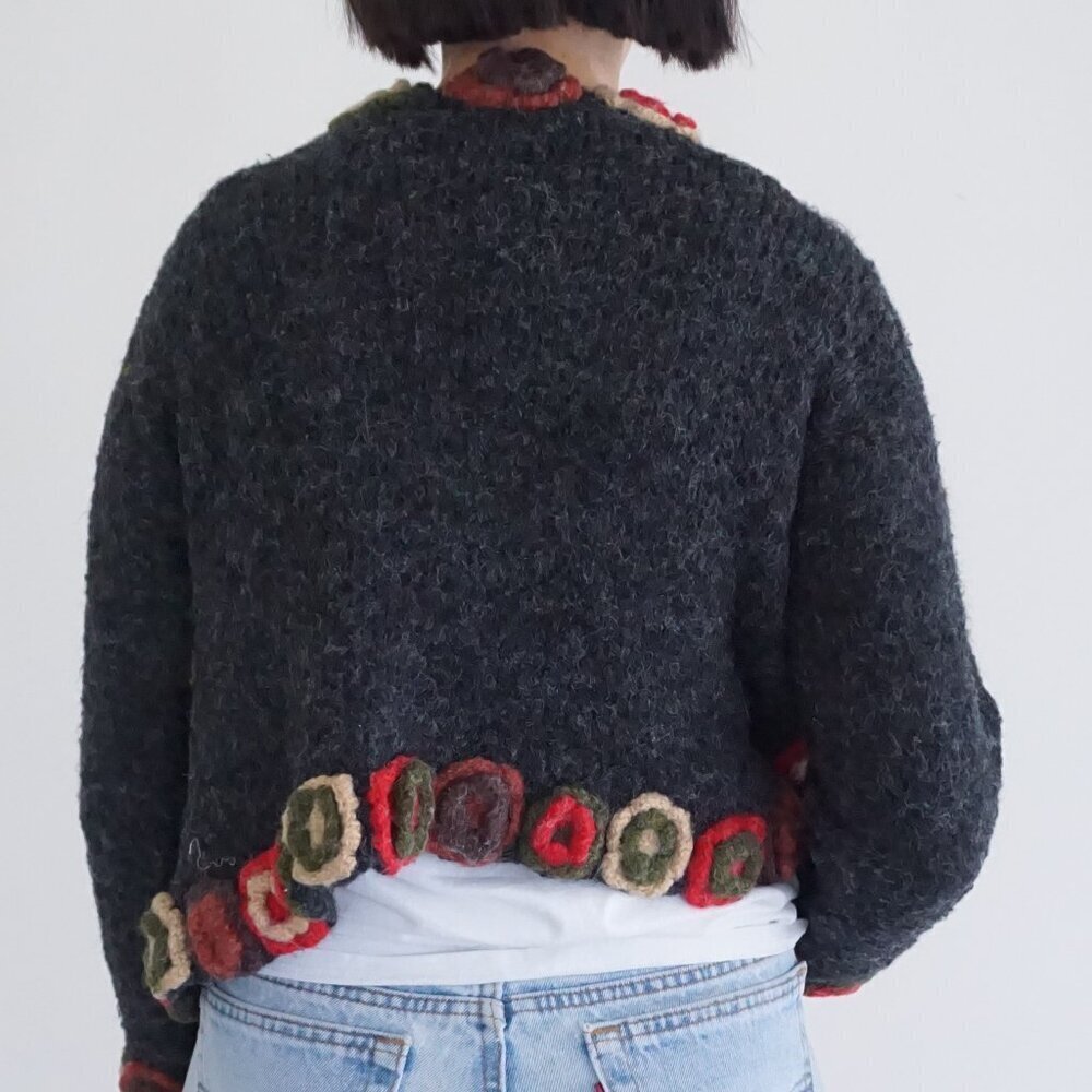Vintage Afrika Charcoal Wool Crochet Floral Appliqué Cardigan Boho Grandmacore S - Picture 2 of 8